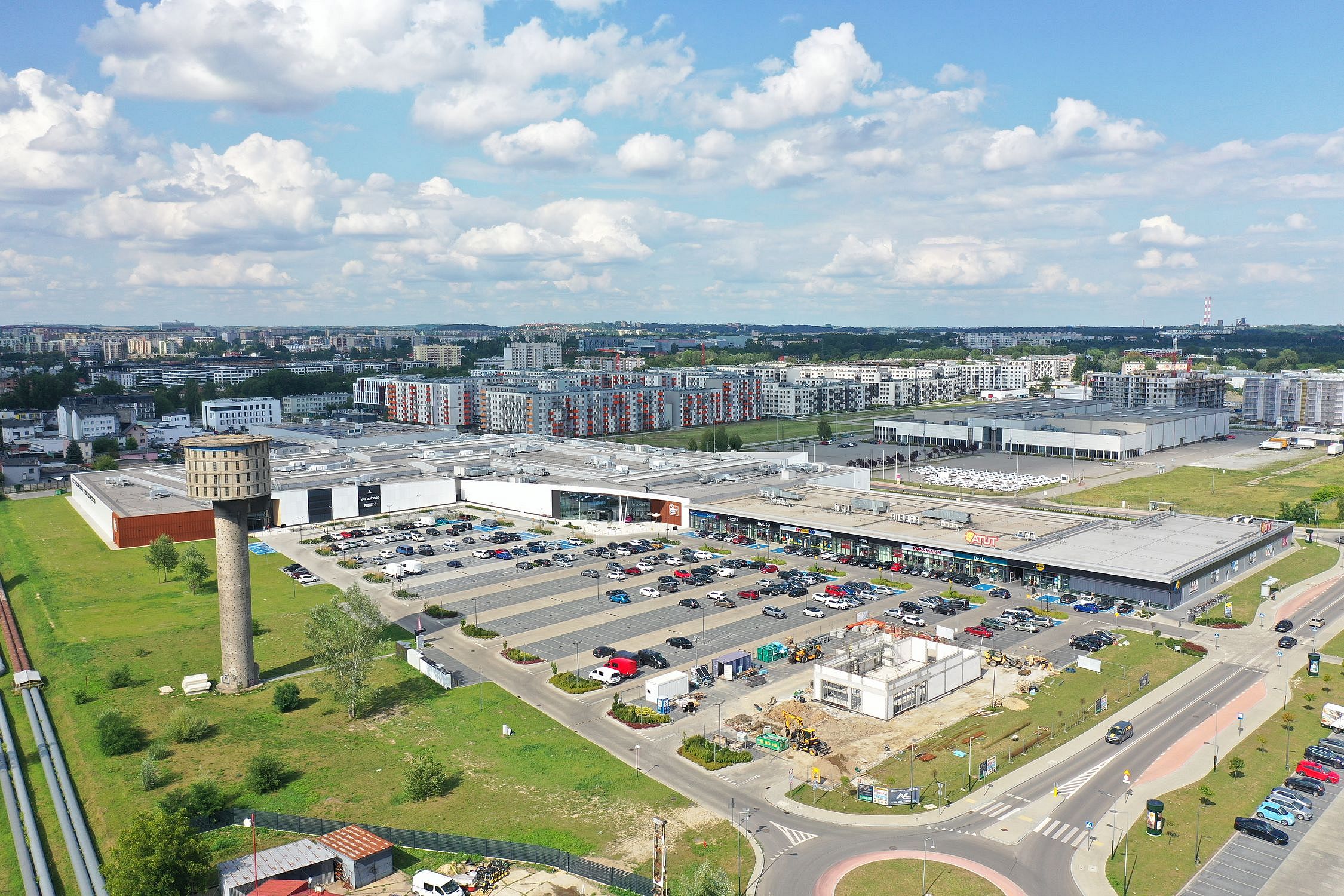 Widok Designer Outlet Kraków z lotu ptaka