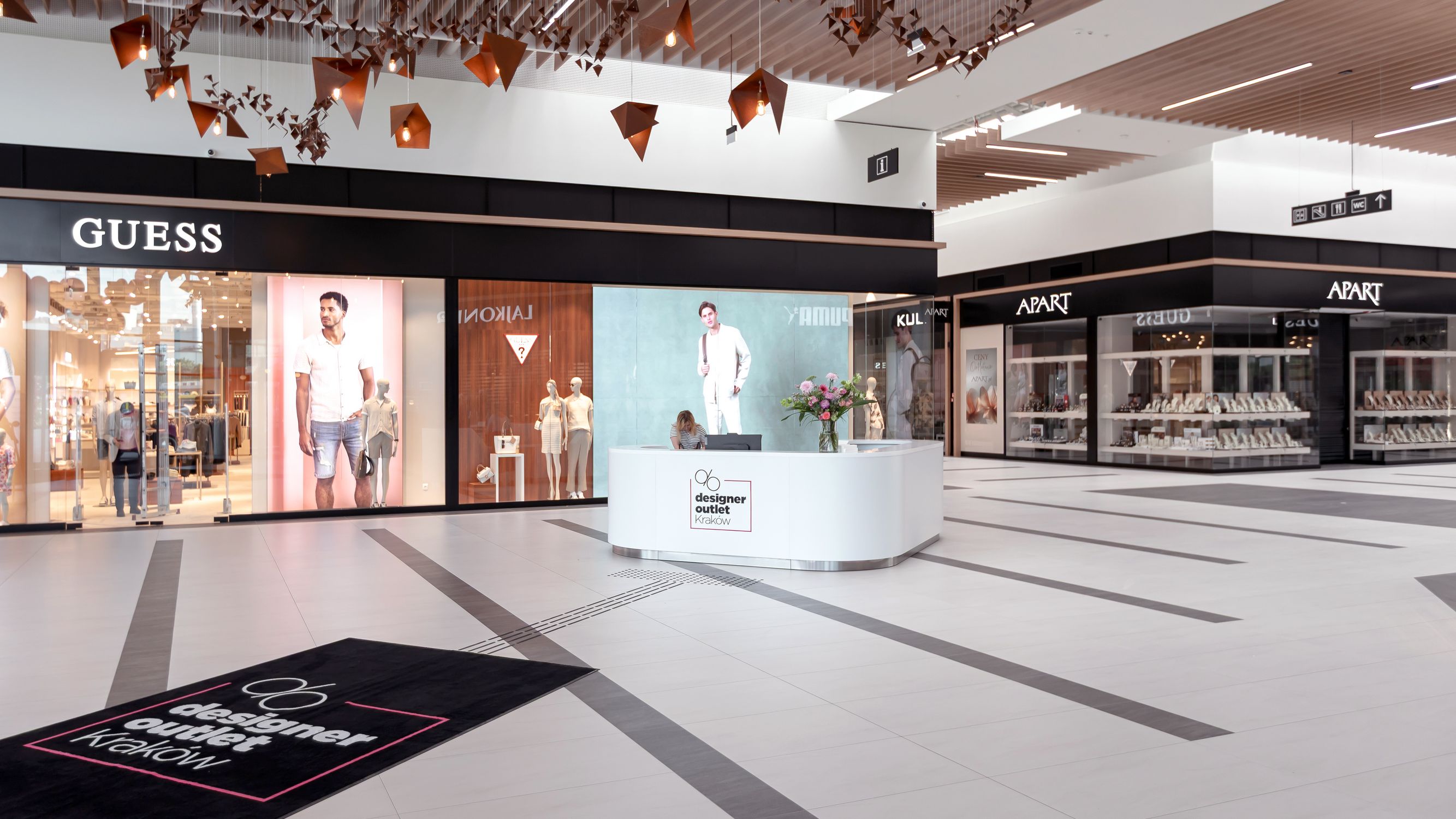 Zdjęcie przedstawiające Punkt Informacyjny Designer Outlet Kraków